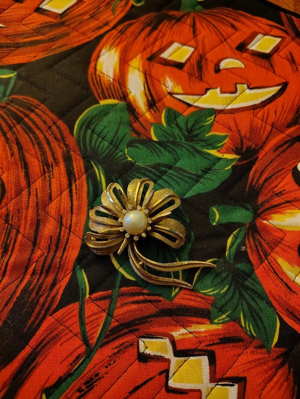 Ladies pin - Picture 2 of 3
